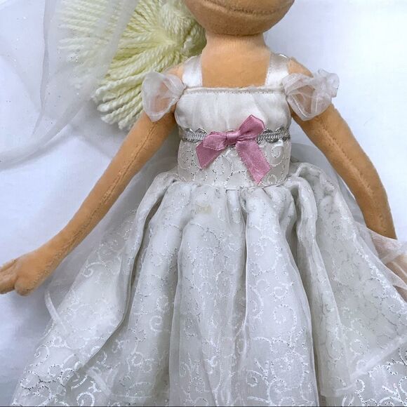 PLAY WONDER Bride 18” Plush Play Doll Wedding Dress - Picture 3 of 10
